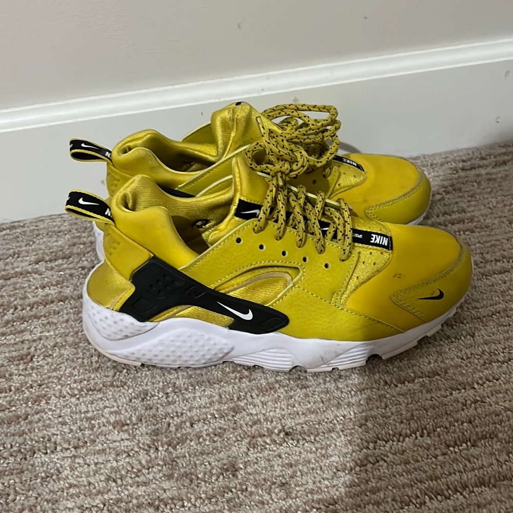 very comfy for workout , or younger children , worn a good amount of time